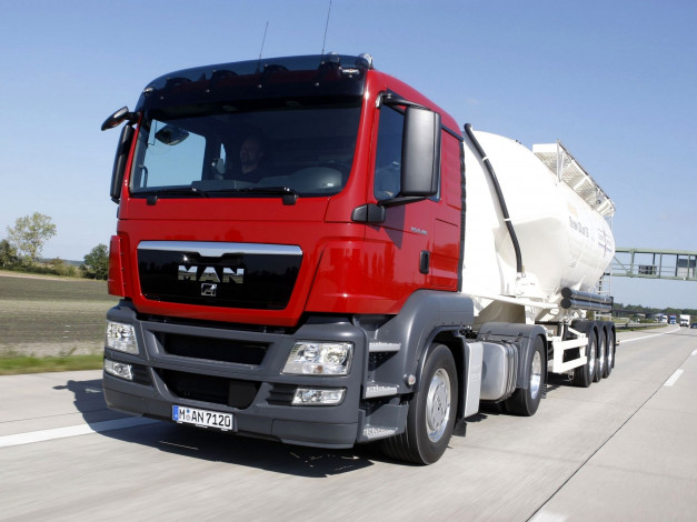 Обои картинки фото автомобили, man