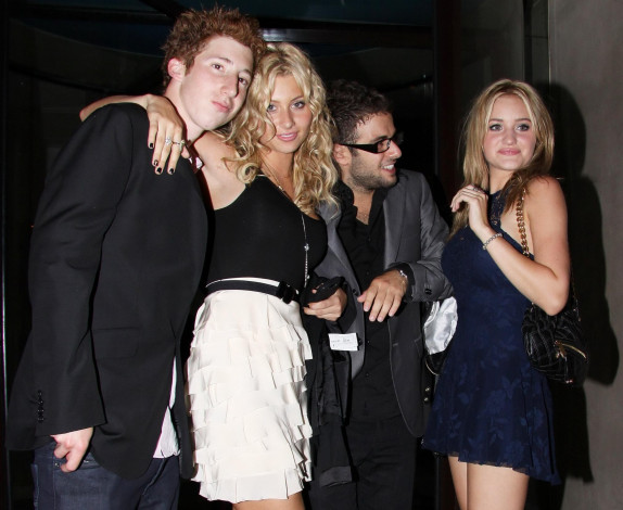 Обои картинки фото aly, and, aj, музыка