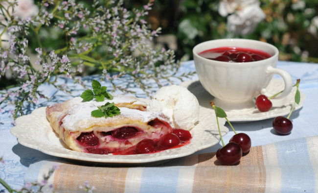 Обои картинки фото еда, разное, вишня, мороженое, пирог