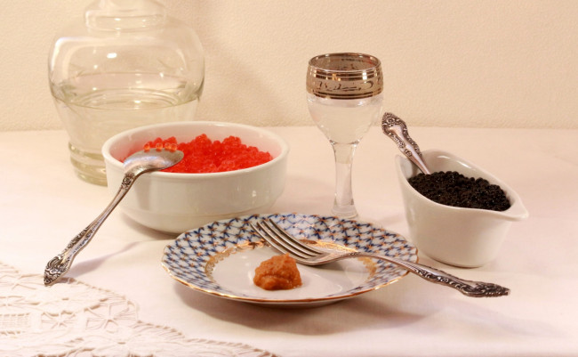 Обои картинки фото икра черная,  икра красная,  икра,  заморская, еда, икра, баклажанная, черная, красная