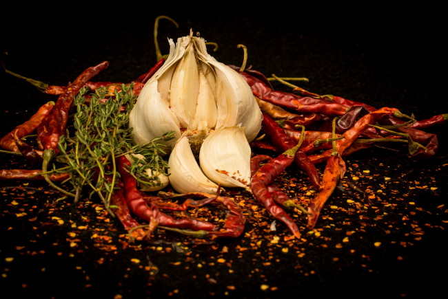 Обои картинки фото еда, овощи, перец, чеснок
