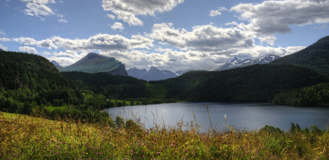 Обои картинки фото природа, реки, озера, озеро, деревья, небо, горы