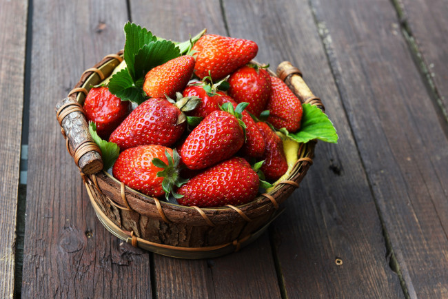 Обои картинки фото еда, клубника,  земляника, ягоды