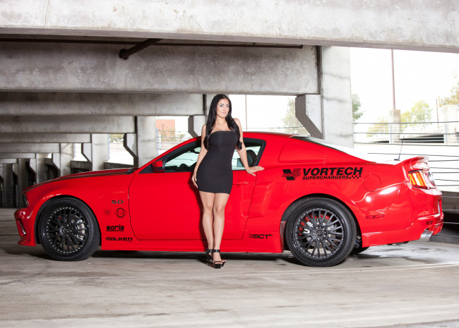 Обои картинки фото автомобили, -авто с девушками, mustang