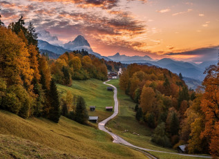 Картинка города -+католические+соборы +костелы +аббатства   храм облака осень лес горы