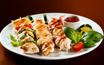 Картинка еда шашлык +барбекю базилик соус мясо помидоры цуккини перец