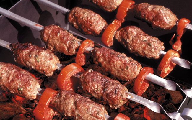 Обои картинки фото еда, шашлык,  барбекю, кебаб, шампуры