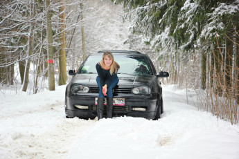 Картинка автомобили -авто+с+девушками volkswagen golf