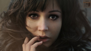 Картинка календари девушки 2018 взгляд лицо слезы