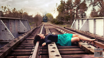 Картинка календари девушки рельсы поезд 2018