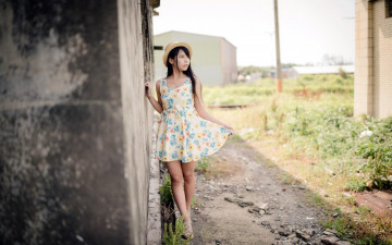 Картинка девушки -unsort+ азиатки здания брюнетка сарафан шляпа