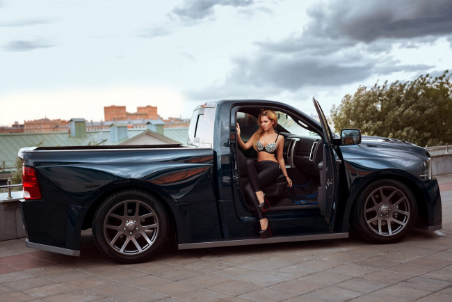 Обои картинки фото автомобили, -авто с девушками, dodge, ram