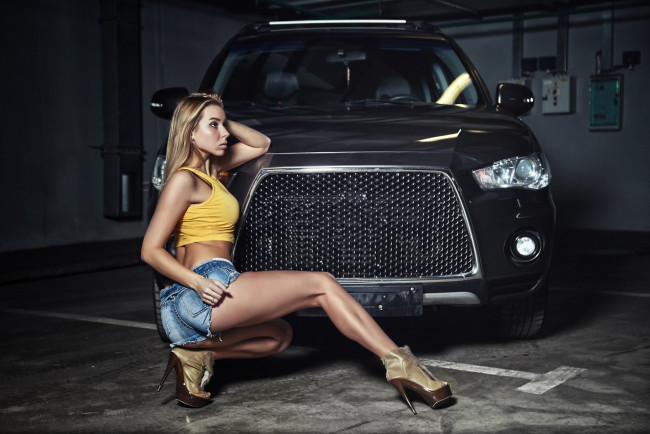 Обои картинки фото автомобили, -авто с девушками, mitsubishi, outlander