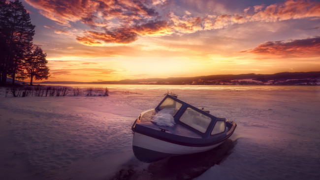 Обои картинки фото корабли, моторные лодки, закат, лодка, зима, снег