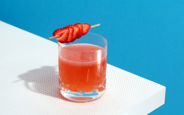 Картинка еда напитки +коктейль стакан коктейль клубника