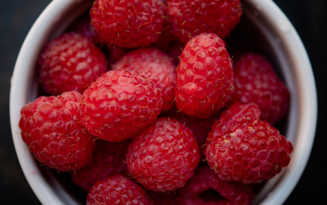 Обои картинки фото еда, малина, спелая, ягоды, макро