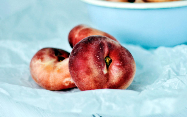 Обои картинки фото еда, персики,  сливы,  абрикосы