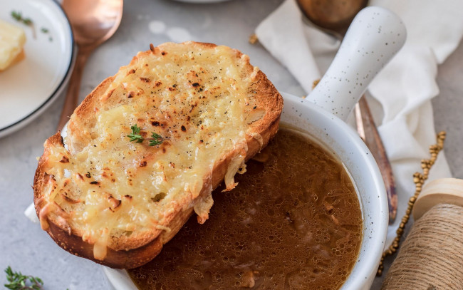 Обои картинки фото еда, первые блюда, луковый, суп, тост