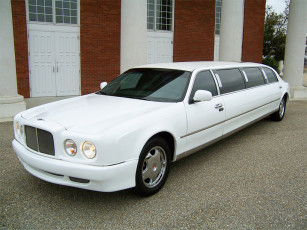 Картинка автомобили выставки уличные фото