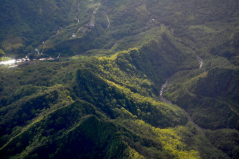 Картинка французская полинезия природа горы дорога деревья кусты