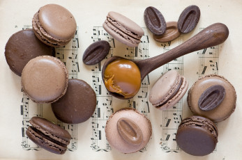 обоя еда, - макаруны, ноты, карамель, макарун
