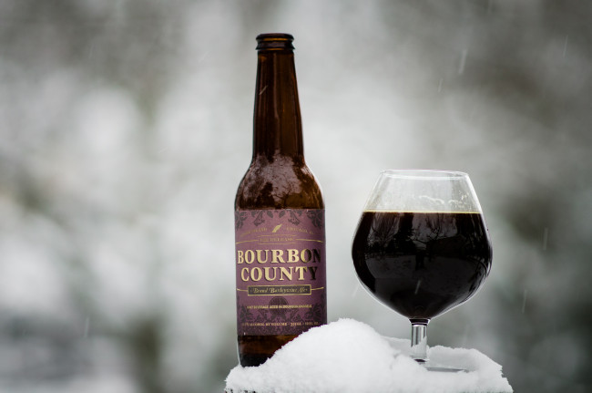 Обои картинки фото bourbon county barley wine, бренды, бренды напитков , разное, бокал, бутылка, напиток, алкоголь