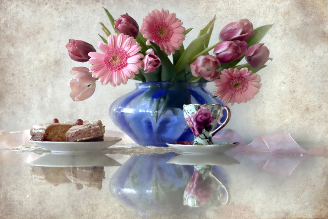 Обои картинки фото еда, натюрморт, букет, чашка, пирожное