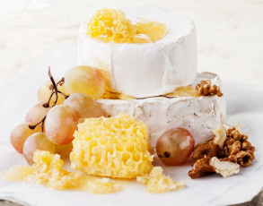 Картинка еда сырные+изделия орехи виноград сыр