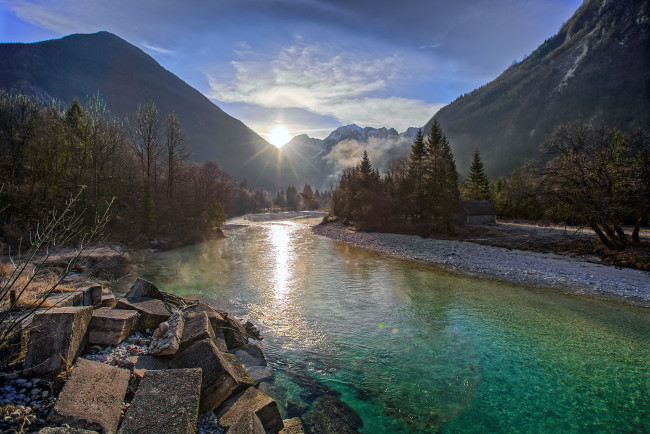 Обои картинки фото природа, восходы, закаты, горы, солнце, река, долина, соча, толмин, словения, лучи