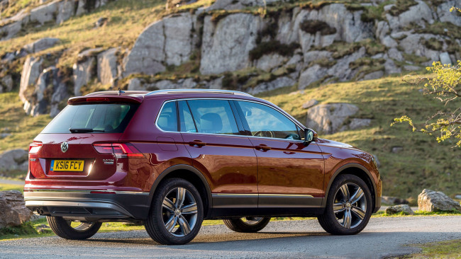 Обои картинки фото volkswagen tiguan 2, 0 tdi 4motion r-line 2017, автомобили, volkswagen, 2, 2017, tiguan, r-line, 4motion, tdi