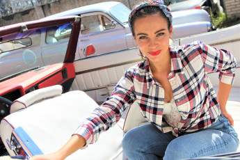 Картинка девушки -+брюнетки +шатенки красивая девушка