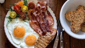 Картинка еда вторые+блюда яичница помидоры завтрак хлеб вилка