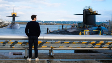 Картинка le+chant+du+loup+ 2019 кино+фильмы le+chant+du+loup зов волка кадры из фильма фантастика боевик триллер военный francois civil