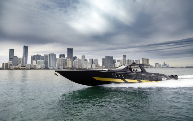 Обои картинки фото cigarette racing 59 tirranna amg edition, корабли, катера, тюнинг, гоночный, катер, город, побережье, mercedes, amg