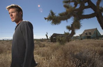 обоя мужчины, jensen ackles, актер, свитер, дома, луг