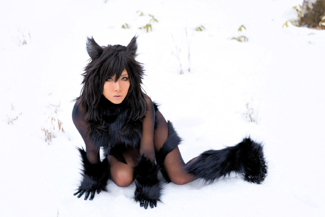 Обои картинки фото девушки, nonsummerjack, косплей, образ, наряд, костюм, ушки, хвост, снег