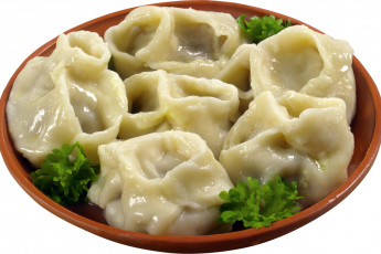 Картинка еда пельмени манты вареники зелень тарелка