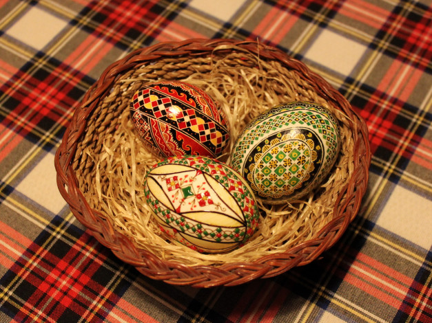 Обои картинки фото праздничные, пасха, скатерть, тарелка