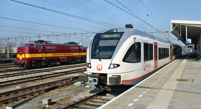 Обои картинки фото техника, поезда, состав, локомотив, дорога, рельсы, железная