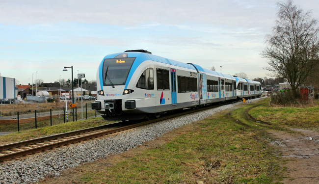 Обои картинки фото техника, поезда, дорога, состав, локомотив, рельсы, железная