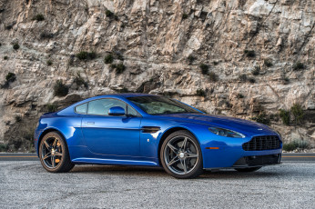 Картинка автомобили aston+martin vantage 2017г gts aston martin v8