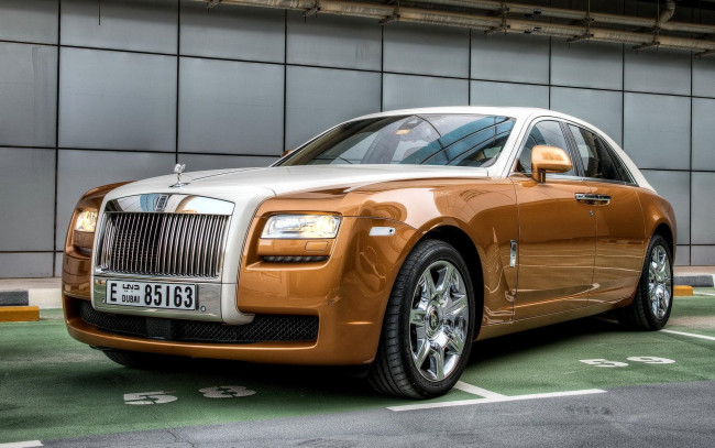 Обои картинки фото автомобили, rolls-royce, стоянка, бежевый, роллс-ройс, ghost