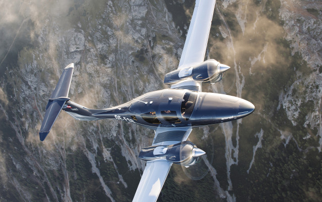 Обои картинки фото diamond da62, авиация, пассажирские самолёты, гражданская, diamond, da62, flight, двухмоторный, самолет, частный, полет, композиционный, aircraft, private, jet