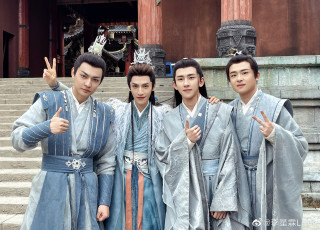 Картинка разное знаменитости ло юньси