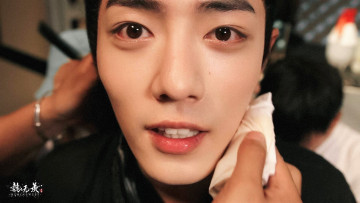 Картинка мужчины xiao+zhan сяо джань лицо руки