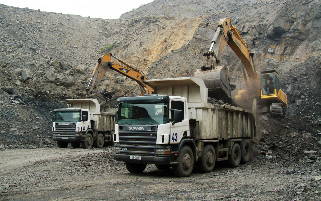 Обои картинки фото техника, экскаваторы, самосвалы, карьер