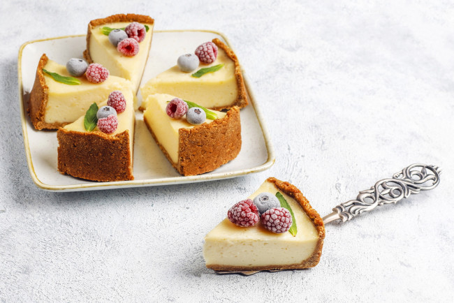 Обои картинки фото еда, торты, чизкейк, торт, малина