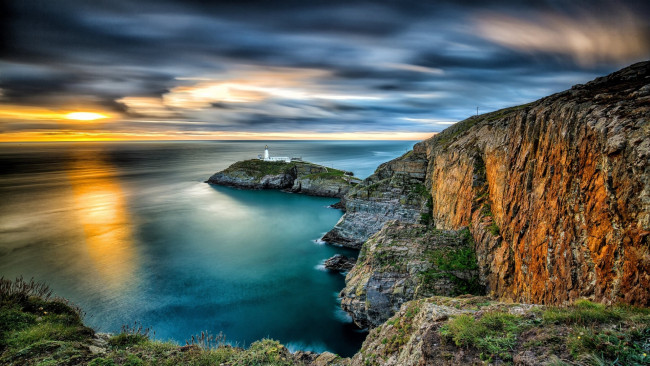 Обои картинки фото south stack lighthouse, wales, uk, природа, маяки, south, stack, lighthouse