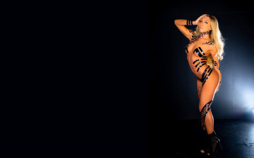 обоя девушки, nonsummerjack, блондинка, лента, узор, каблуки, свет