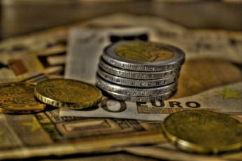 Картинка разное золото купюры монеты